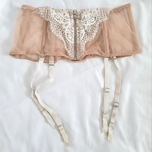 Victoria's Secret | Mesh & Lace Garter Belt | XS